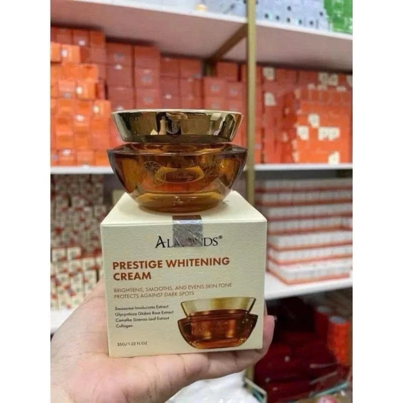 Kem ngày Sen Tuyết Almonds