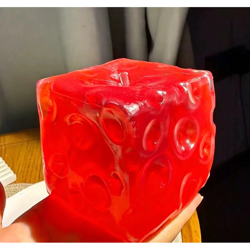 Squishy phô mai màu đỏ